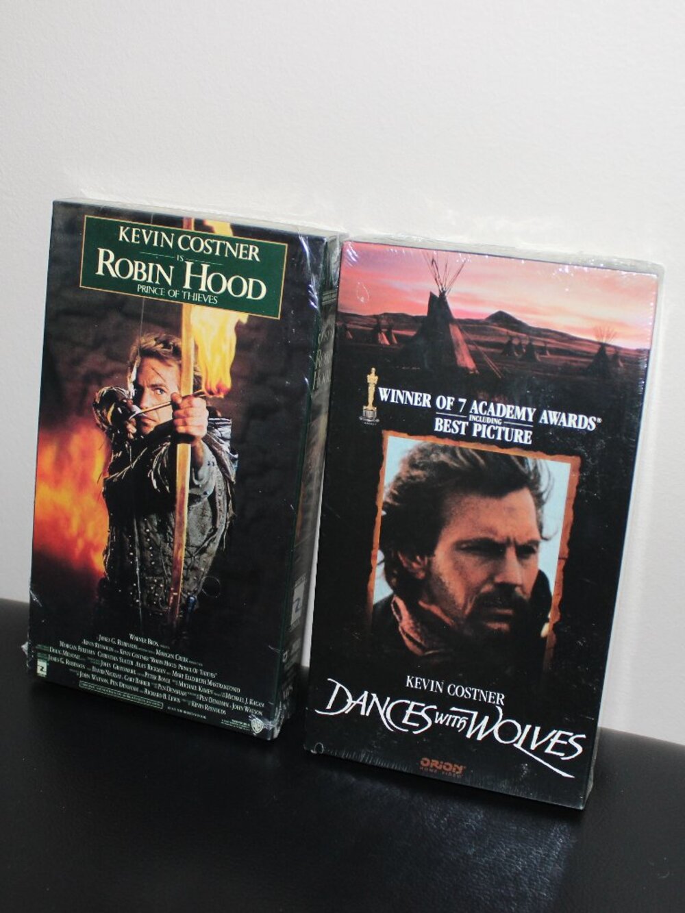 2 x❤️Kevin Costner VHS movies Robin Hood Prince Of Thieves + Dances With Wolves